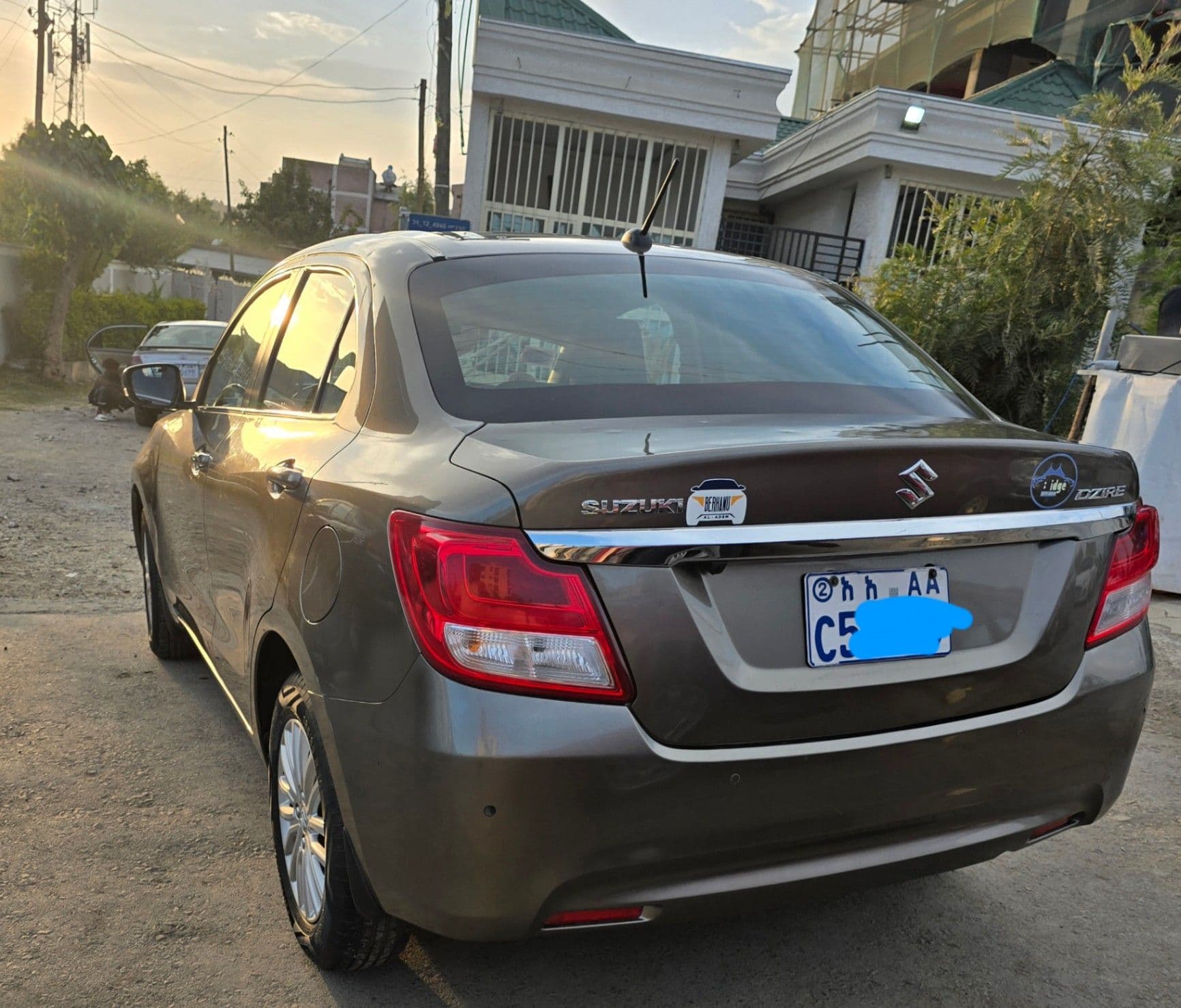 Suzuki dezier, photo 4 of 4
