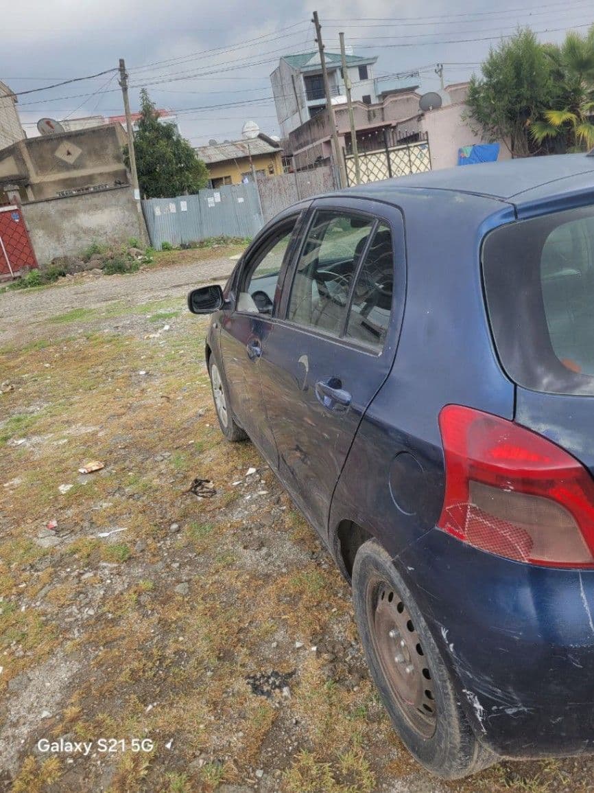 Toyota yaris compact, photo 5 of 6