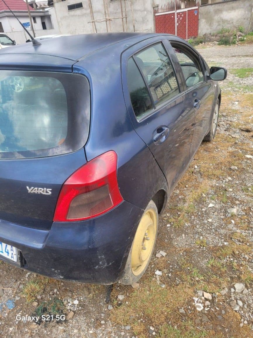 Toyota yaris compact, photo 4 of 6