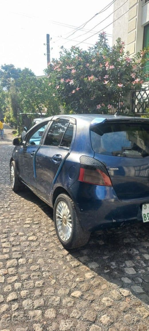 Toyota yaris compact, photo 1 of 4