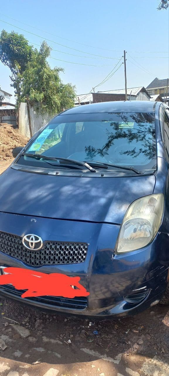Toyota yaris compact, photo 4 of 4