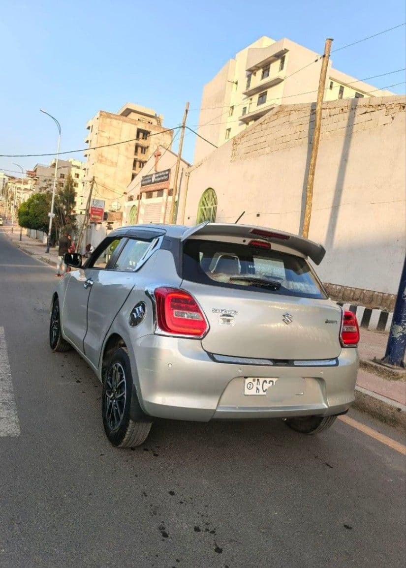 suzuki Swift, photo 3 of 6