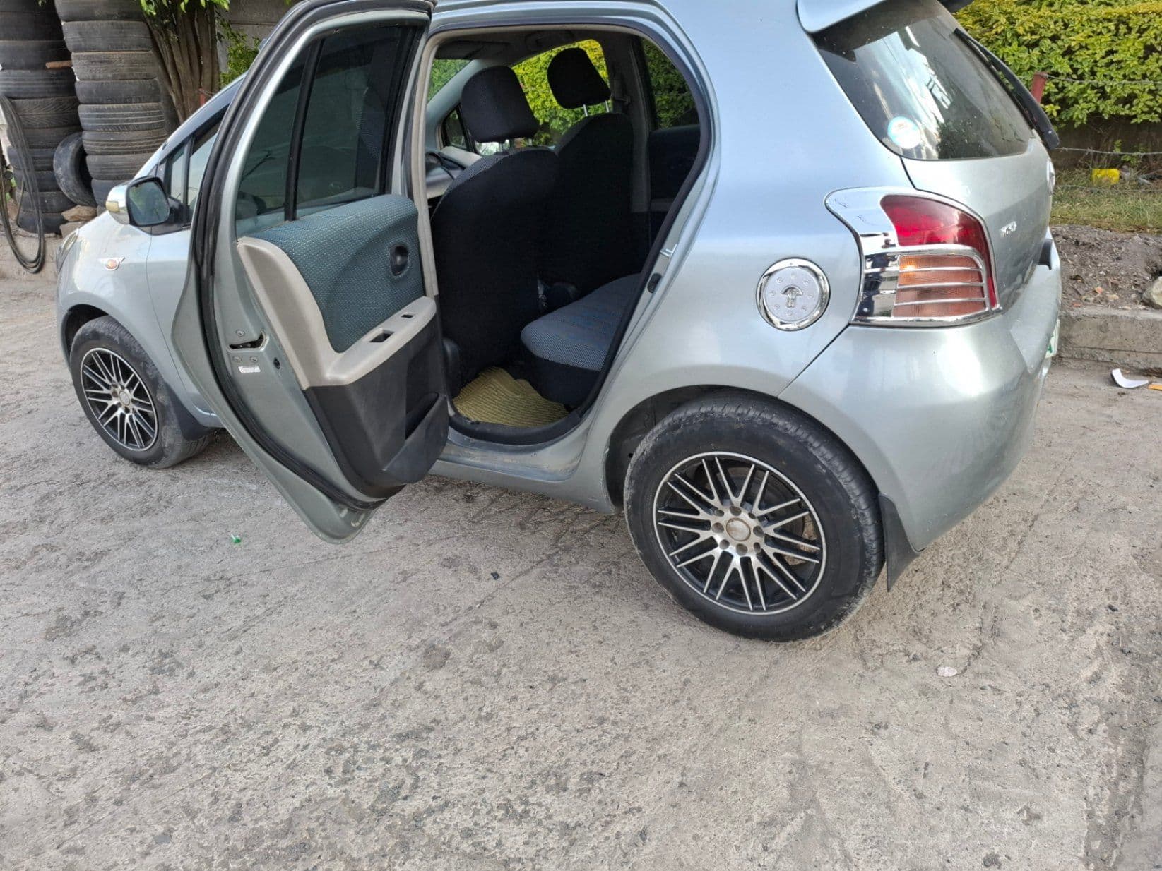 Toyota yaris compact 2006 , photo 4 of 4