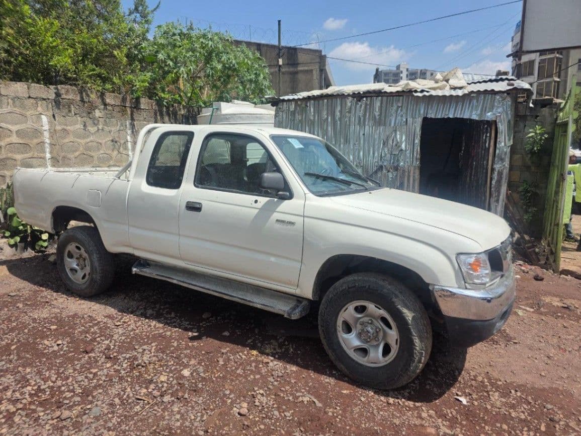 Toyota hilux 2004, photo 5 of 6