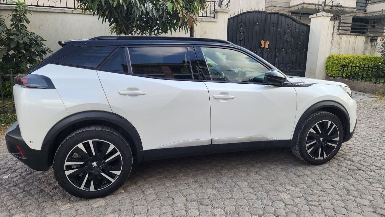 Peugeot 2008, photo 3 of 5
