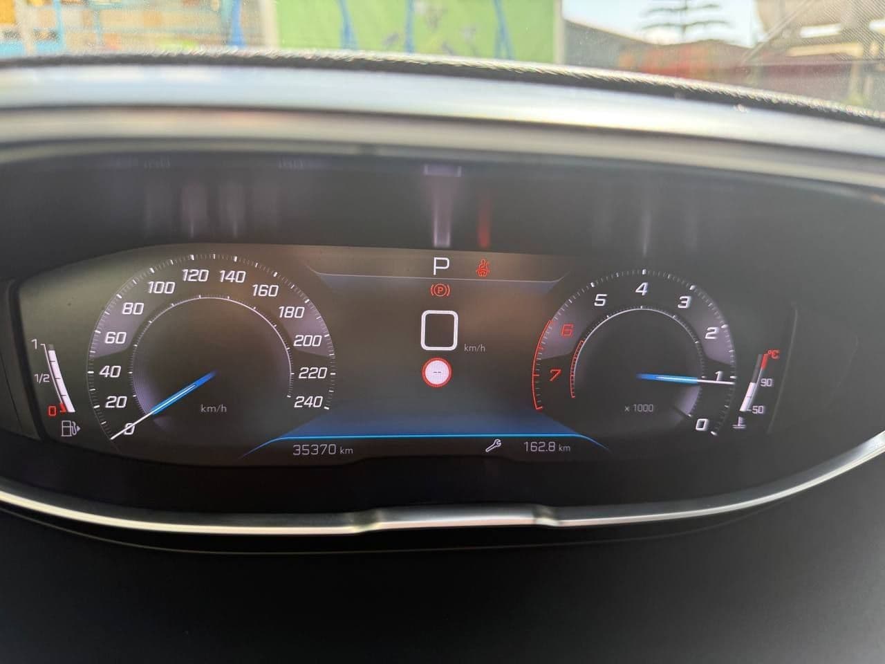 Peugeot 5008, photo 3 of 4