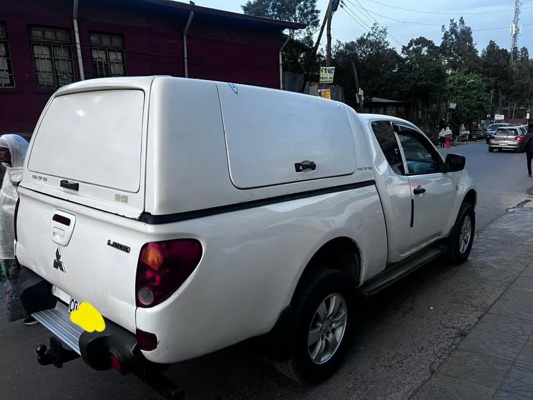 Mitsubishi L 200, photo 5 of 6