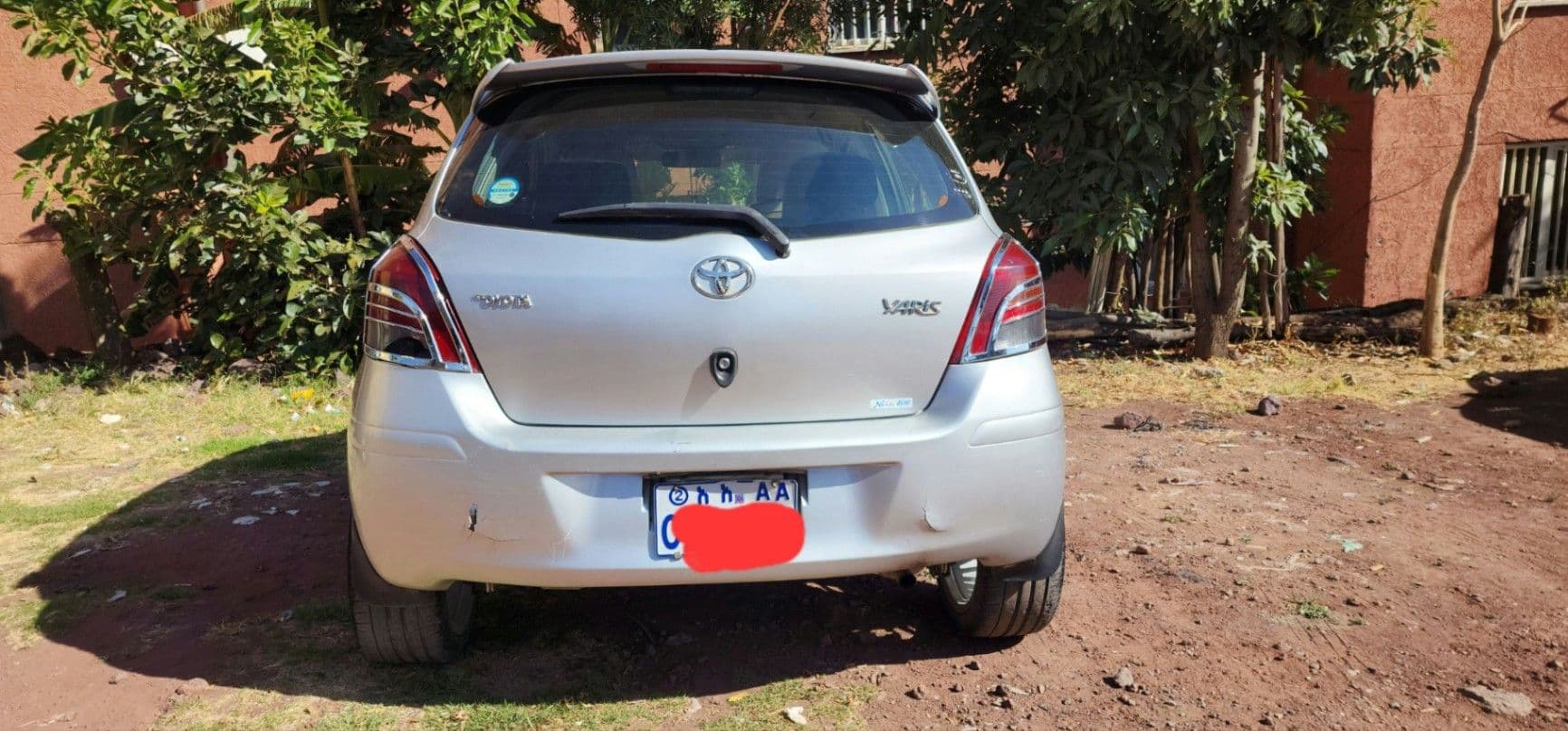 Yaris Compact 2010, photo 3 of 3