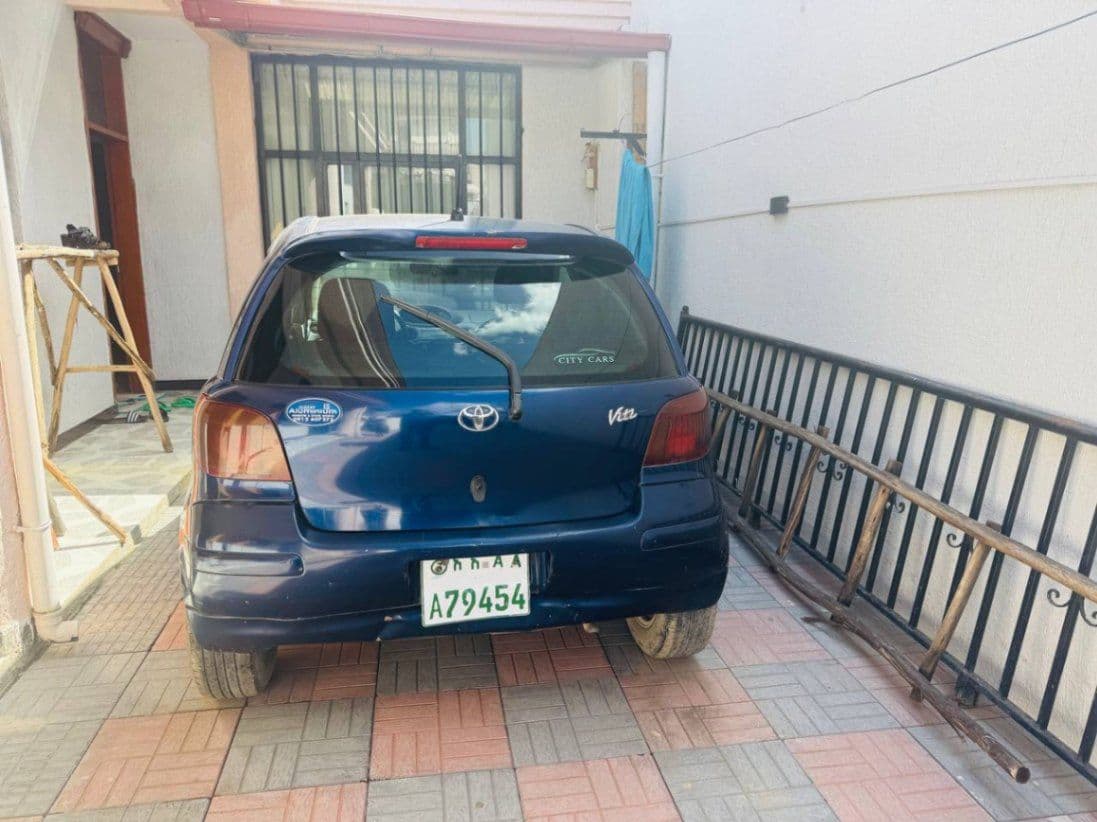 Toyota vitz, photo 5 of 6