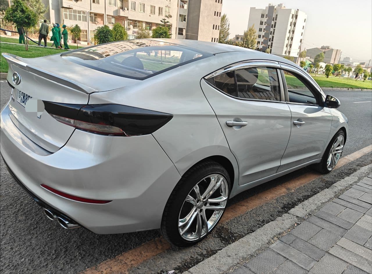 Hyundai Elantra , photo 7 of 8
