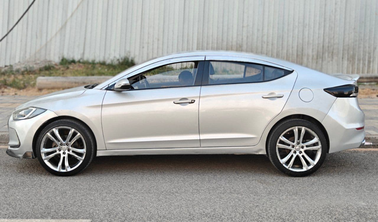 Hyundai Elantra , photo 5 of 8