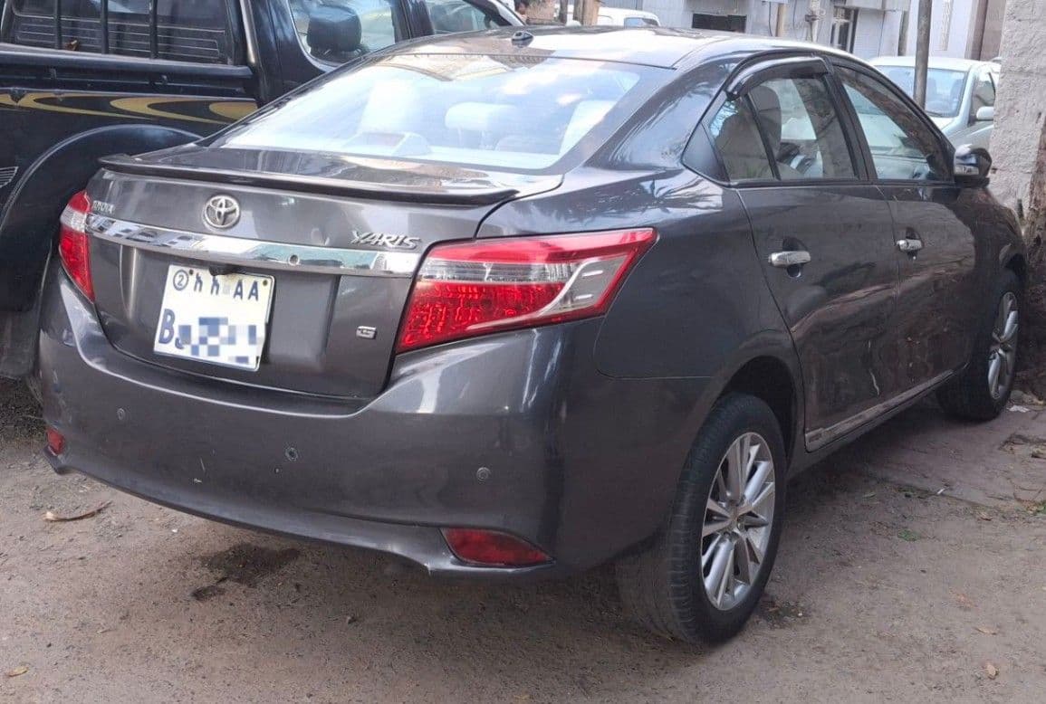 Toyota Yaris Sedan,2015,Automatic,excellent condition!!, photo 3 of 3
