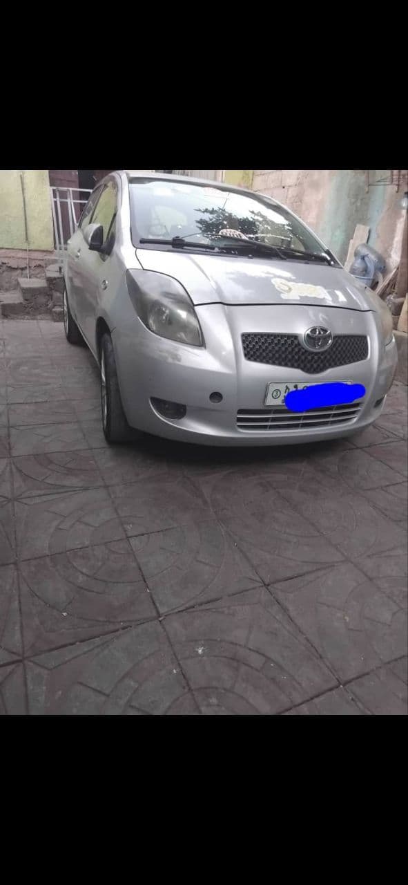 Toyota Yaris, photo 2 of 5