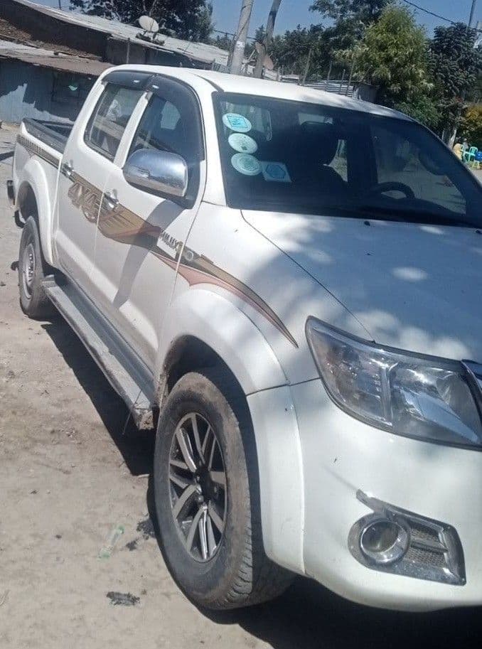 አስቸኳይ!! Toyota Double Gabina,2013,D4D,excellent condition!!, photo 4 of 4