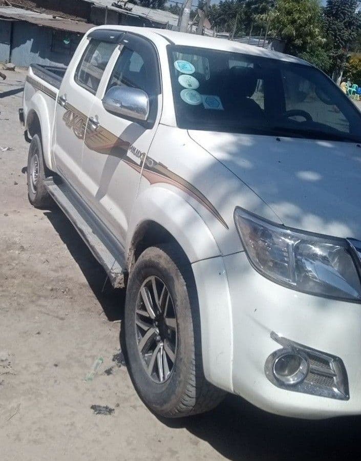 Toyota Double Gabina,D4D,2013,excellent condition, photo 2 of 4