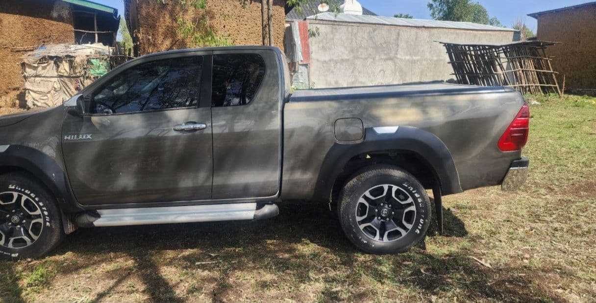 አስቸኳይ!! 2021 Invincible,excellent condition!!, photo 1 of 6