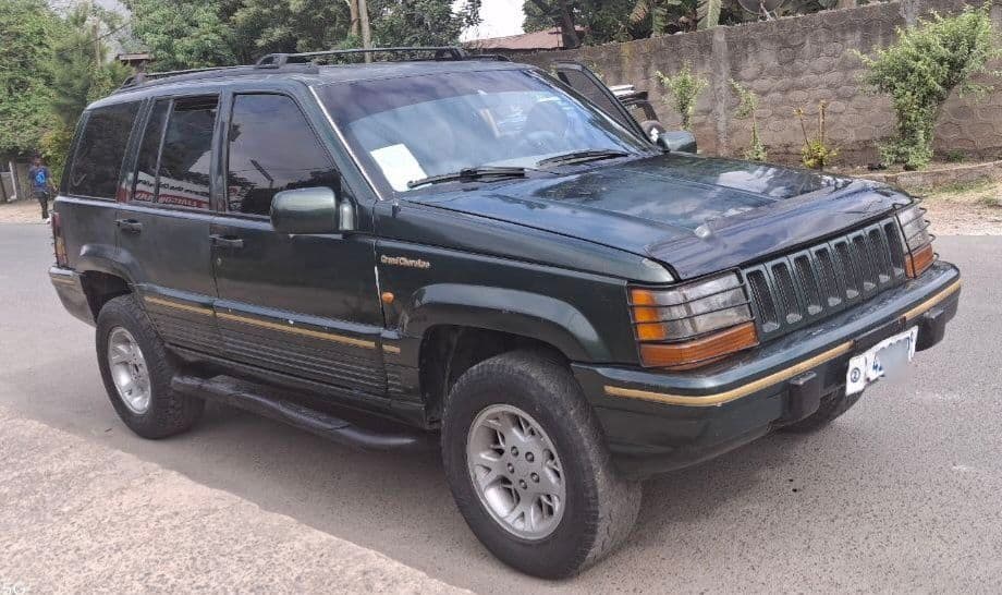 Automatic Jeep Cherokee,excellent condition!!, photo 3 of 5