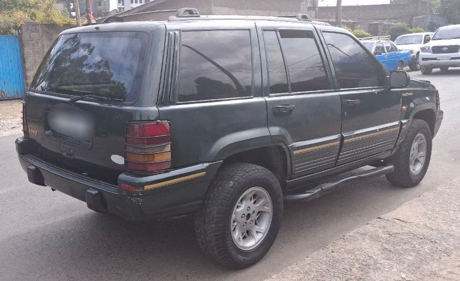 Automatic Jeep Cherokee,excellent condition!!, photo 5 of 5