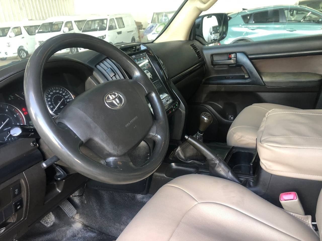 Toyota V8,2009,Updated to 2020,excellent condition!!, photo 3 of 5