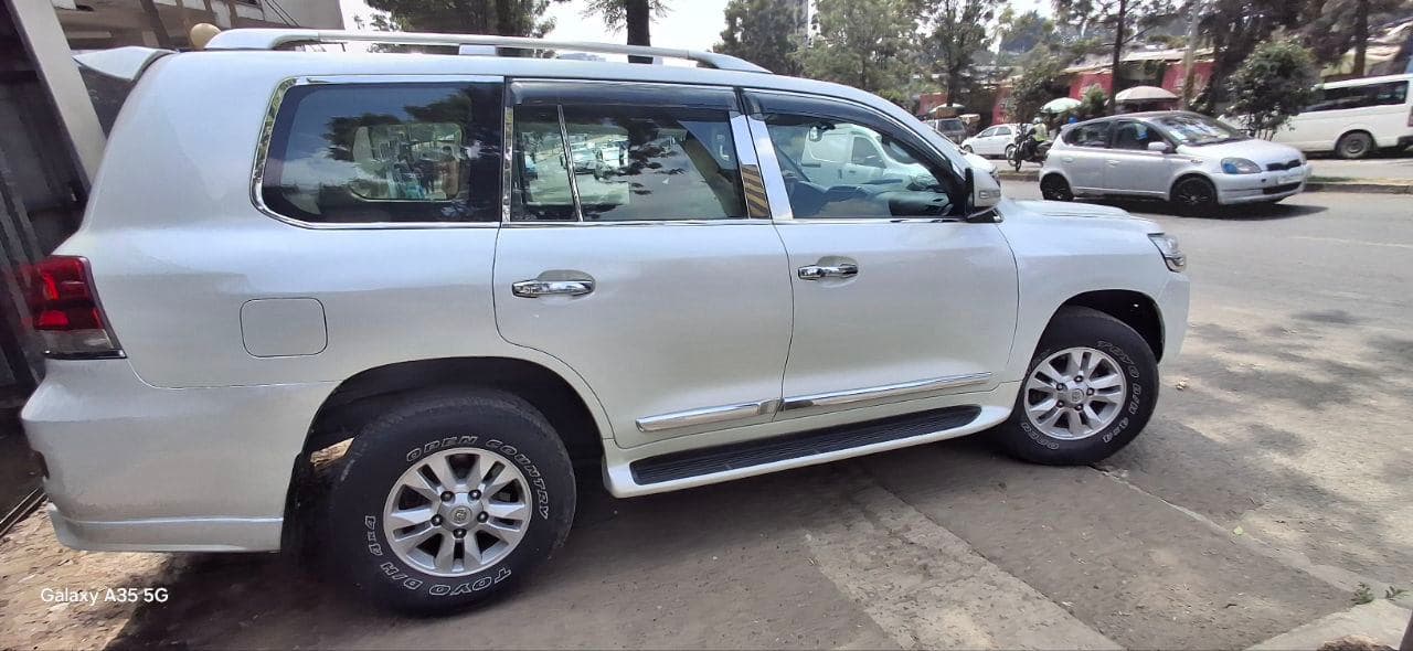 Toyota V8,2009 Updated to 2020, 7 Seat,excellent condition!!