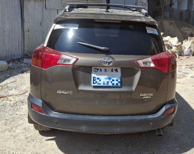 በጣም አስቸኳይ!! Automatic Rav4, 2014,excellent condition!! 2.4cc., photo 3 of 6