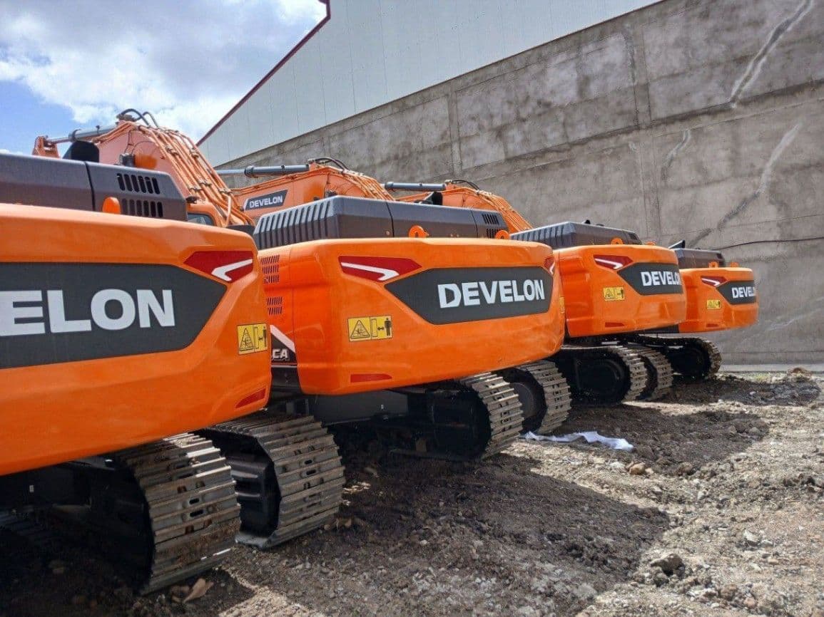 Develon Excavator 2025, photo 1 of 4