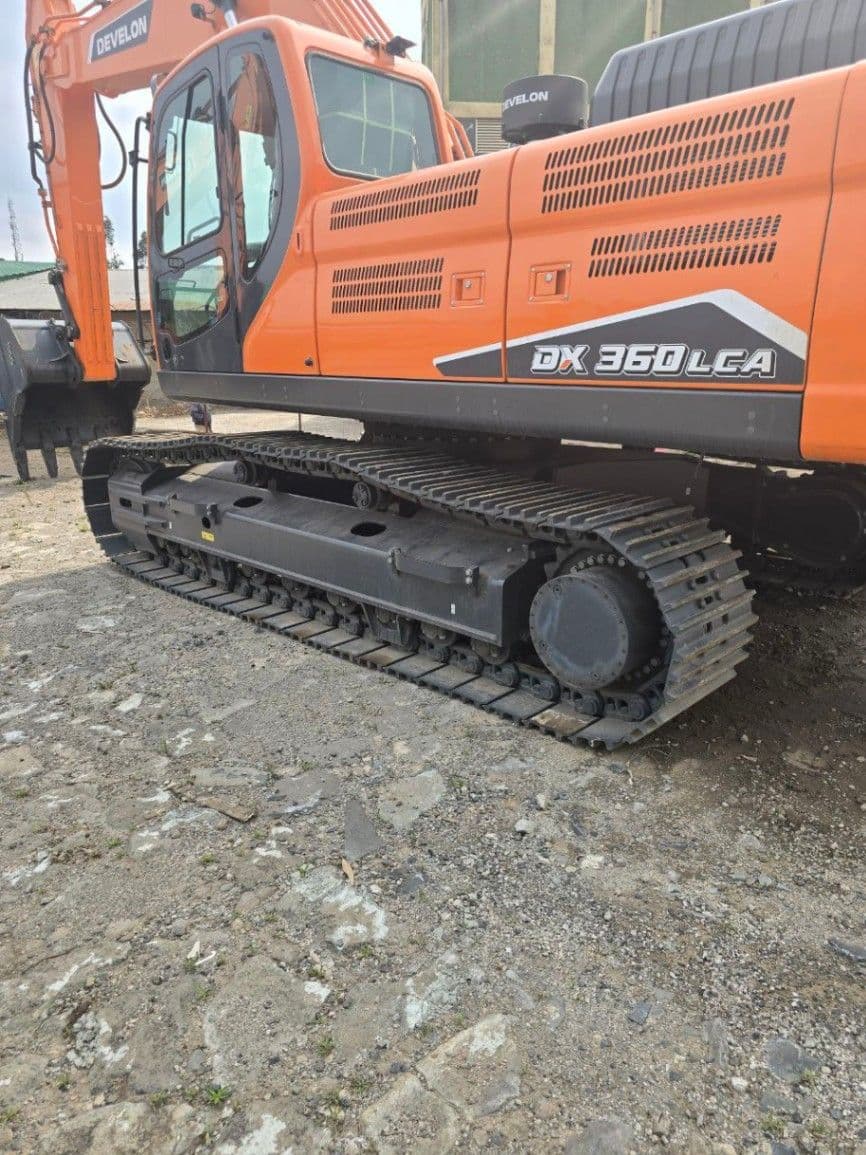 Develon Excavator 2025, photo 2 of 4