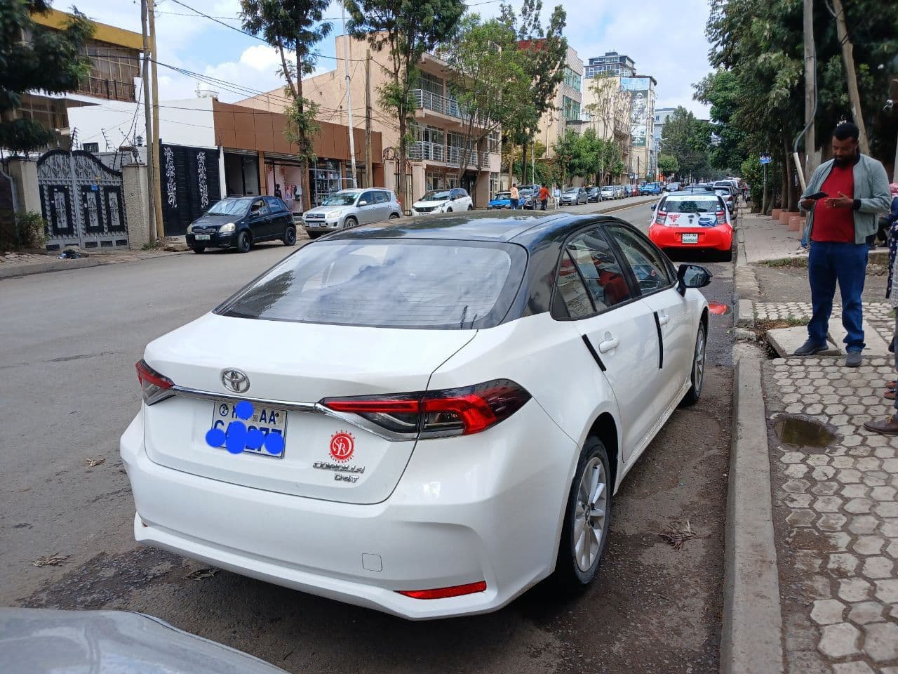corolla 2023, photo 3 of 3