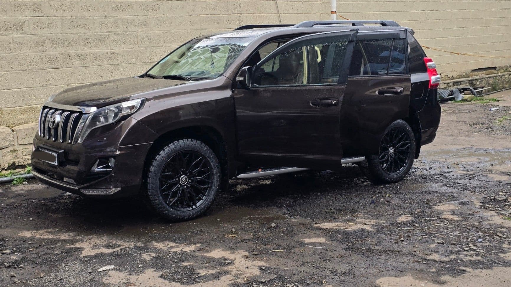 Toyota Prado, photo 2 of 6