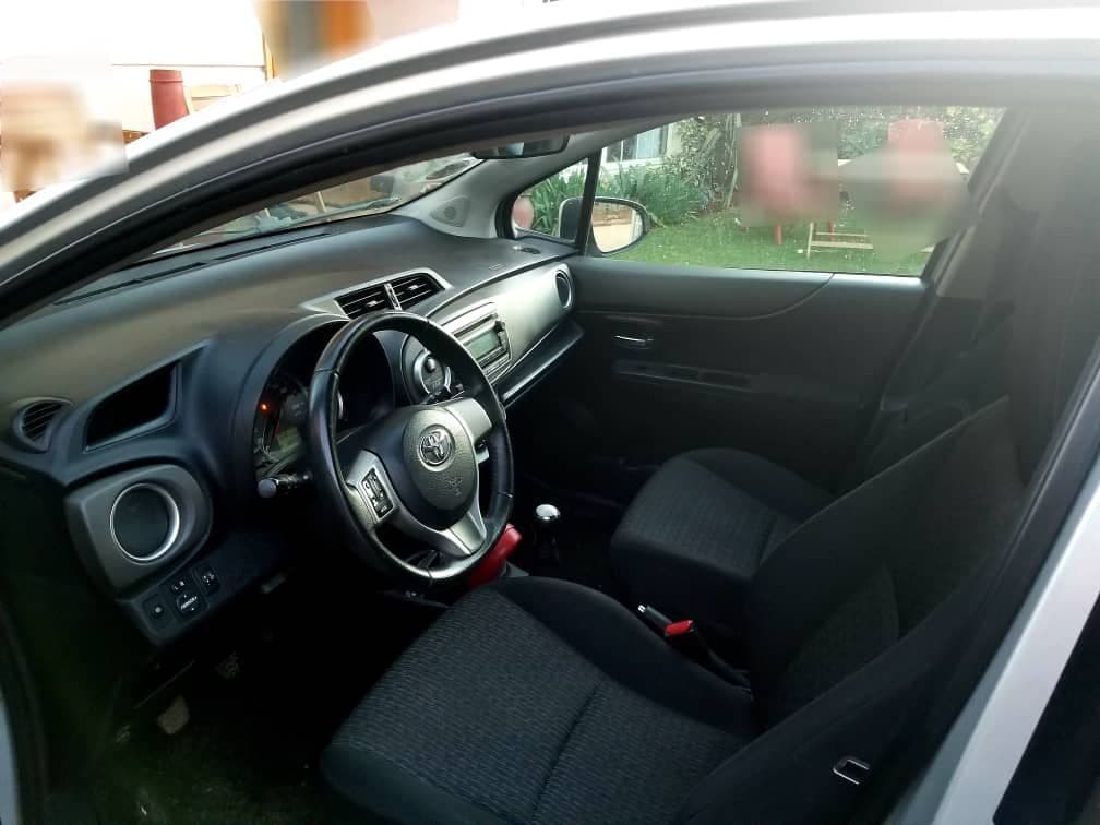 yaris compact, photo 5 of 8