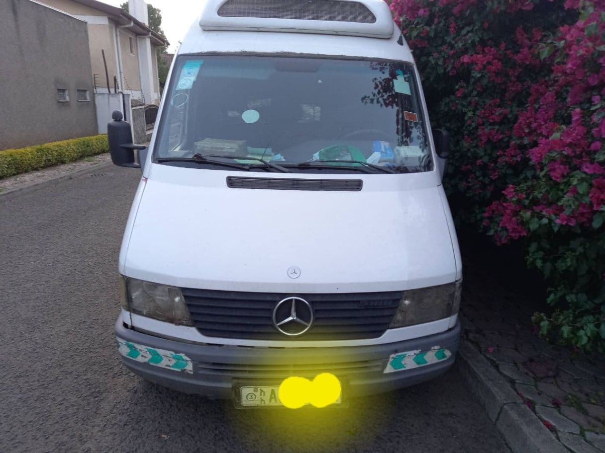 Mercedes Sprinter fridge van, photo 3 of 4
