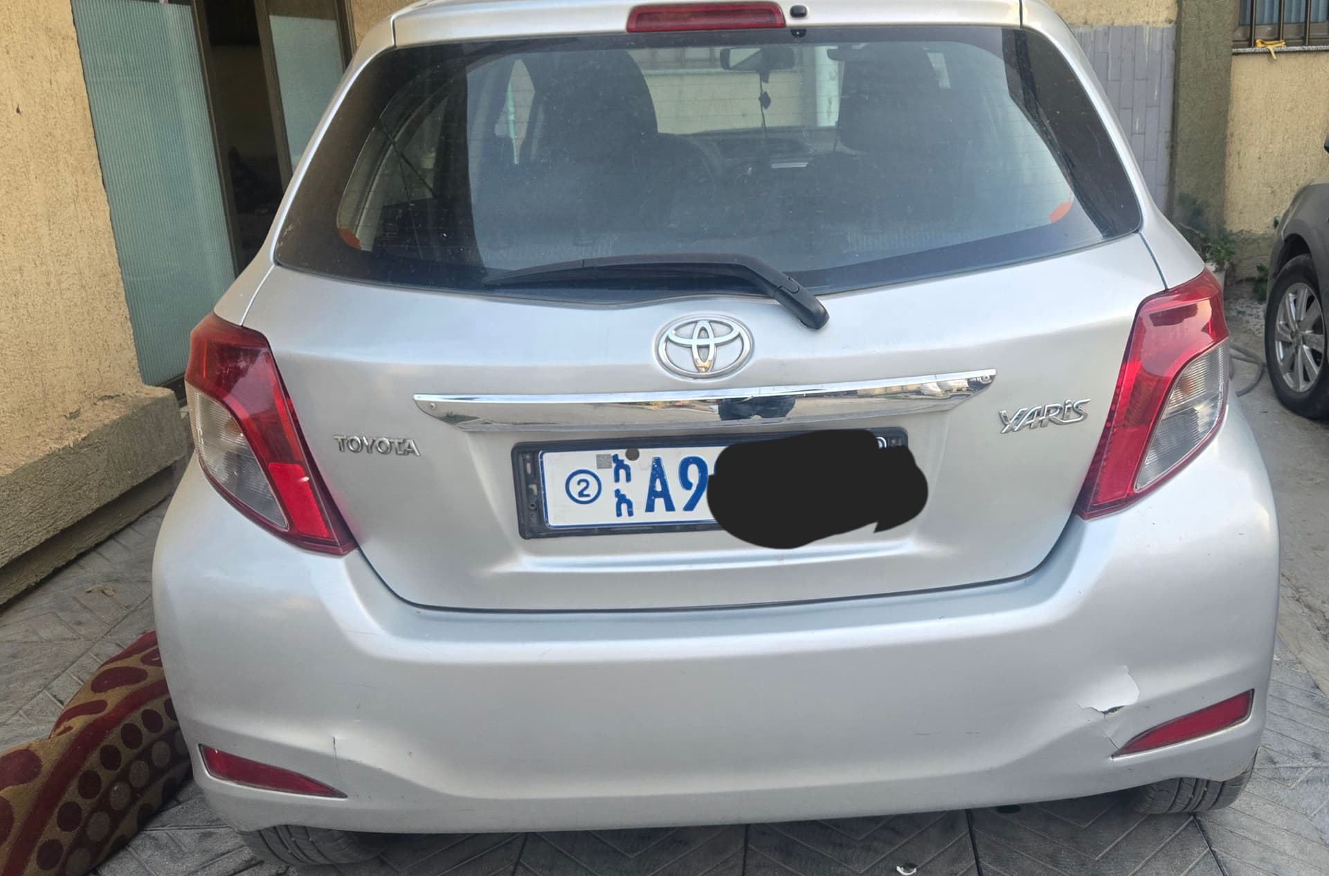 yaris compact, photo 4 of 8