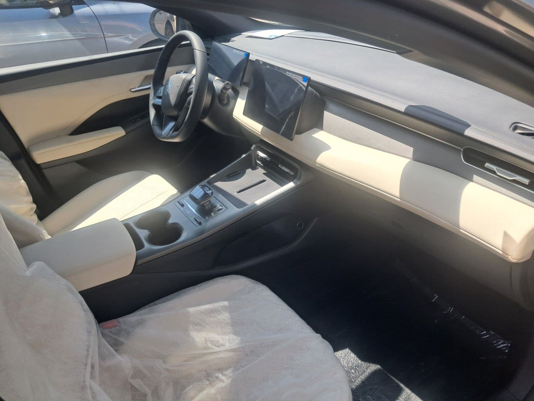 Byd qin dm i. Hybrid, photo 4 of 5
