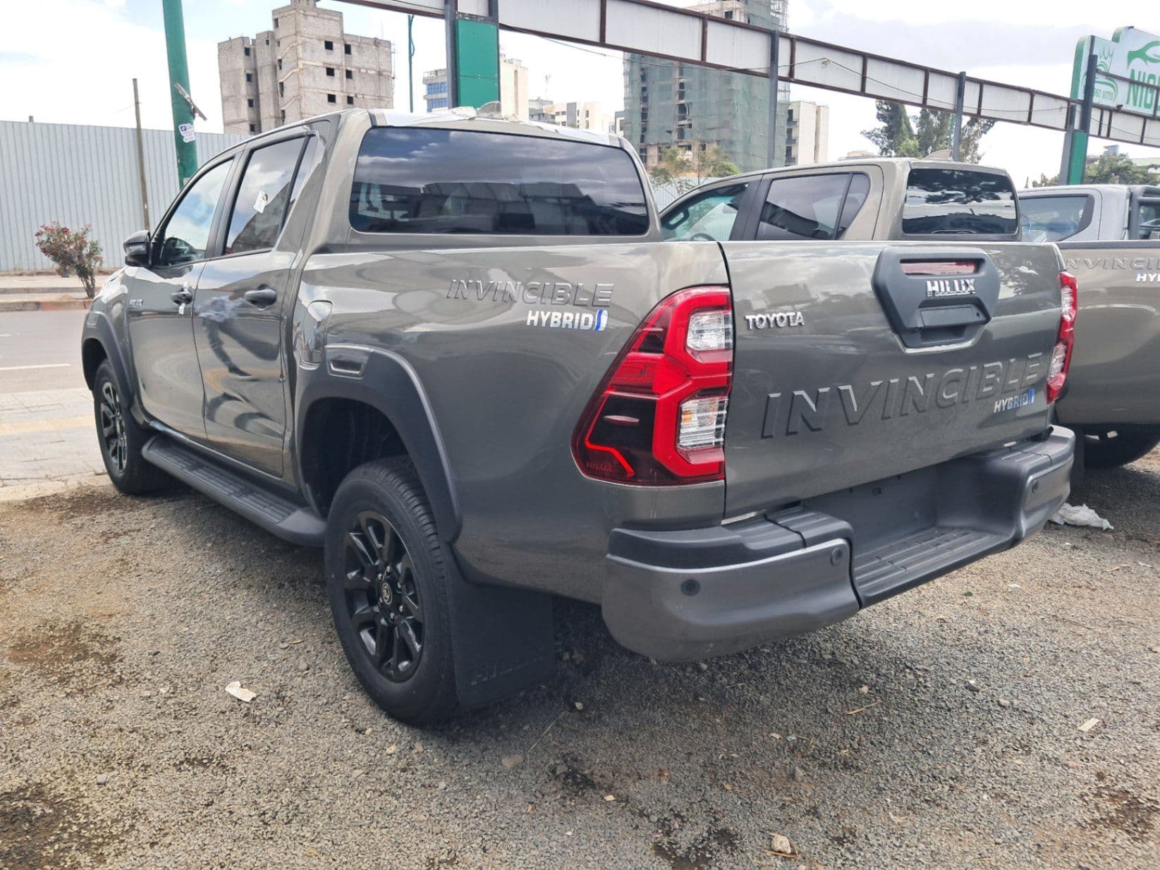Toyota invincible hybrid 2025(50% bank ), photo 3 of 3
