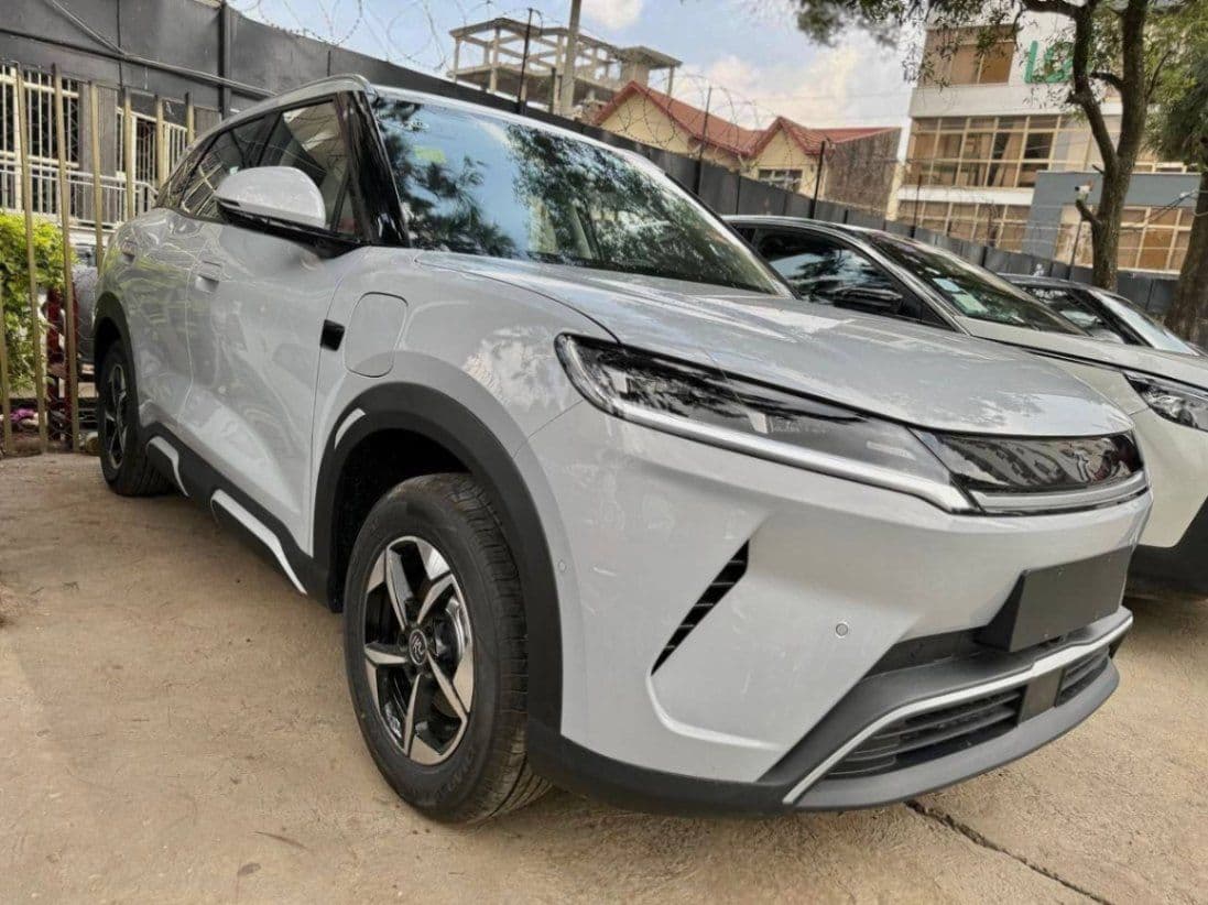Byd yuan up 2025, photo 1 of 3