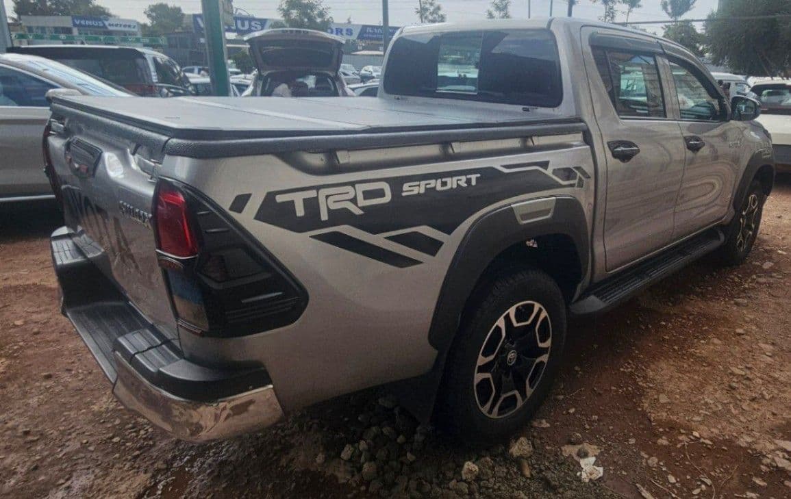 Toyota hilux 2021, photo 3 of 3