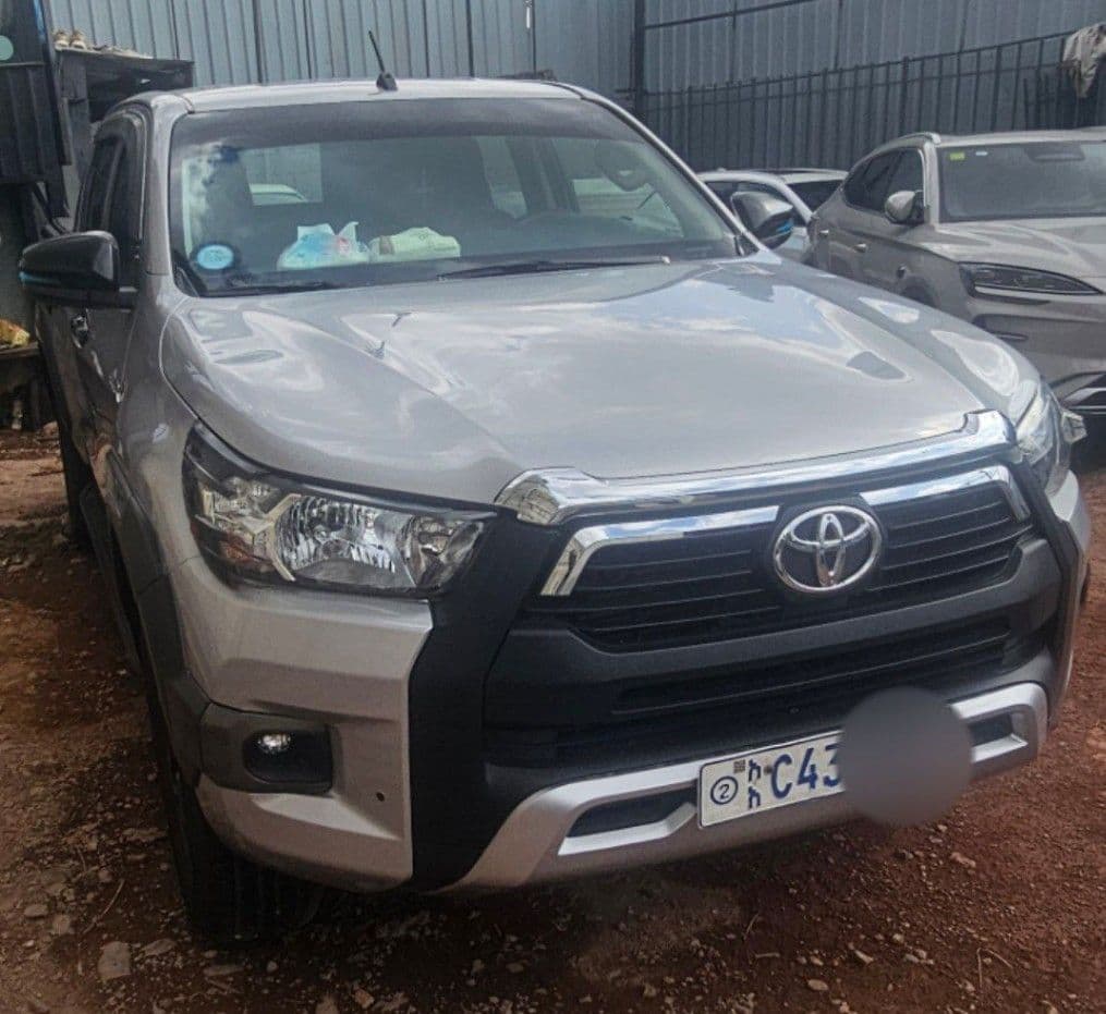 Toyota hilux 2021, photo 2 of 3