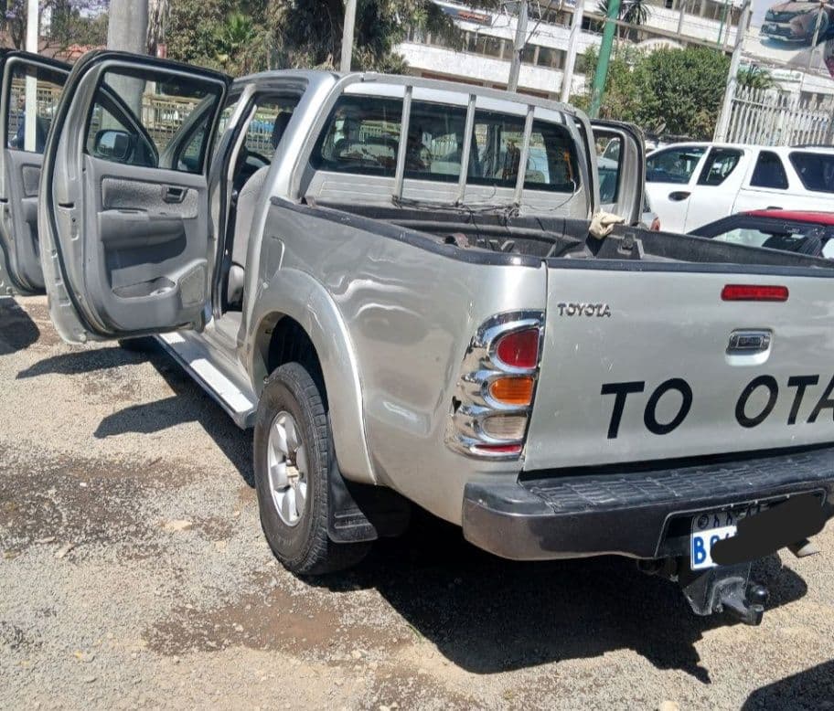Toyota hilux 2008, photo 2 of 2