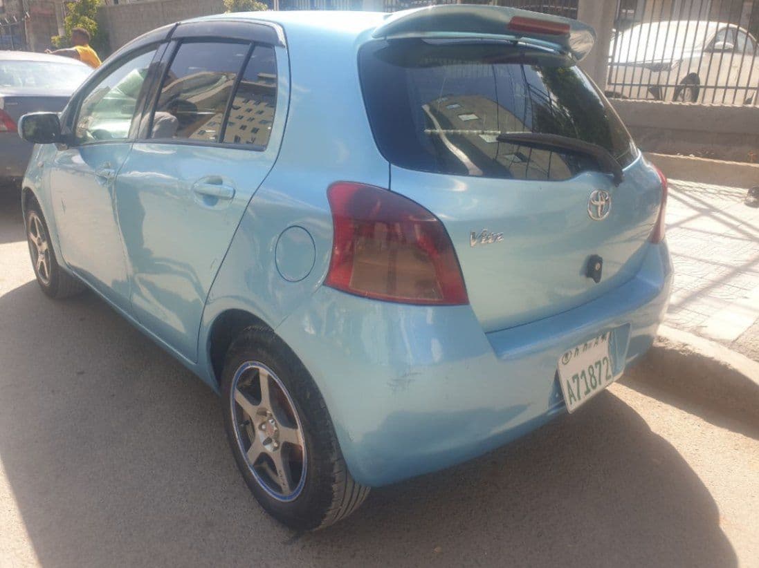 Toyota Yaris 2005, photo 3 of 4