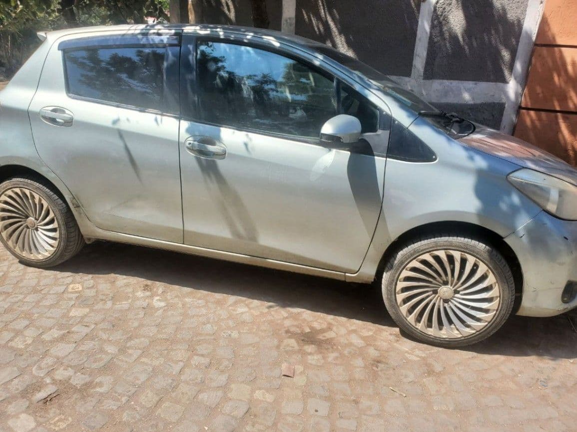 Toyita Yaris 2011, photo 3 of 6
