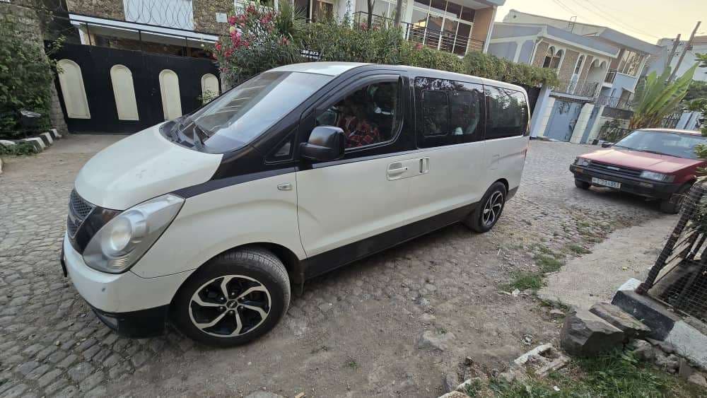 Hyundai H1, photo 2 of 6
