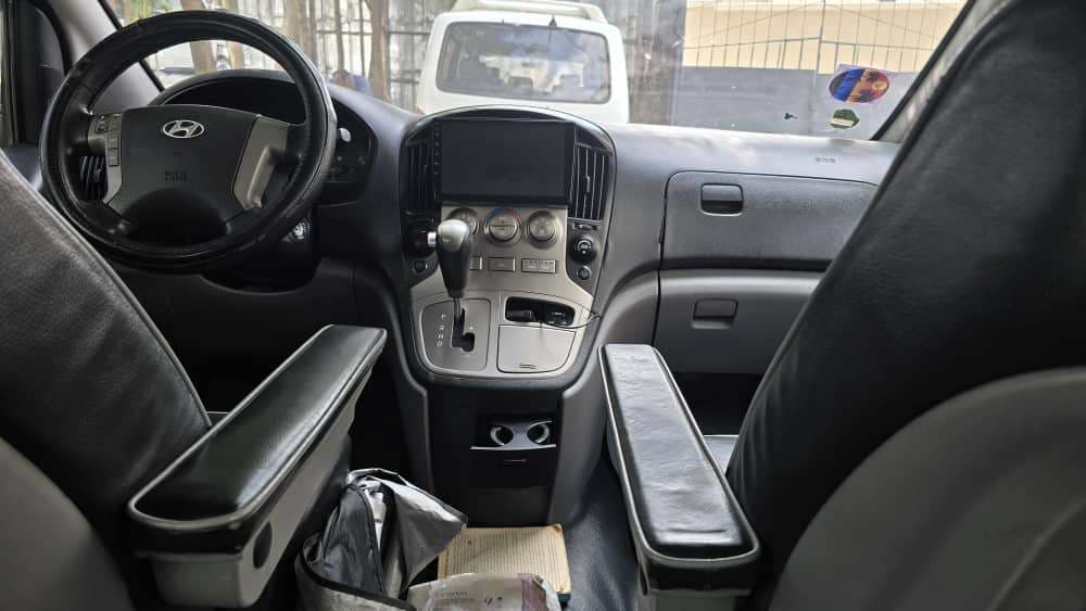 Hyundai H1, photo 4 of 6