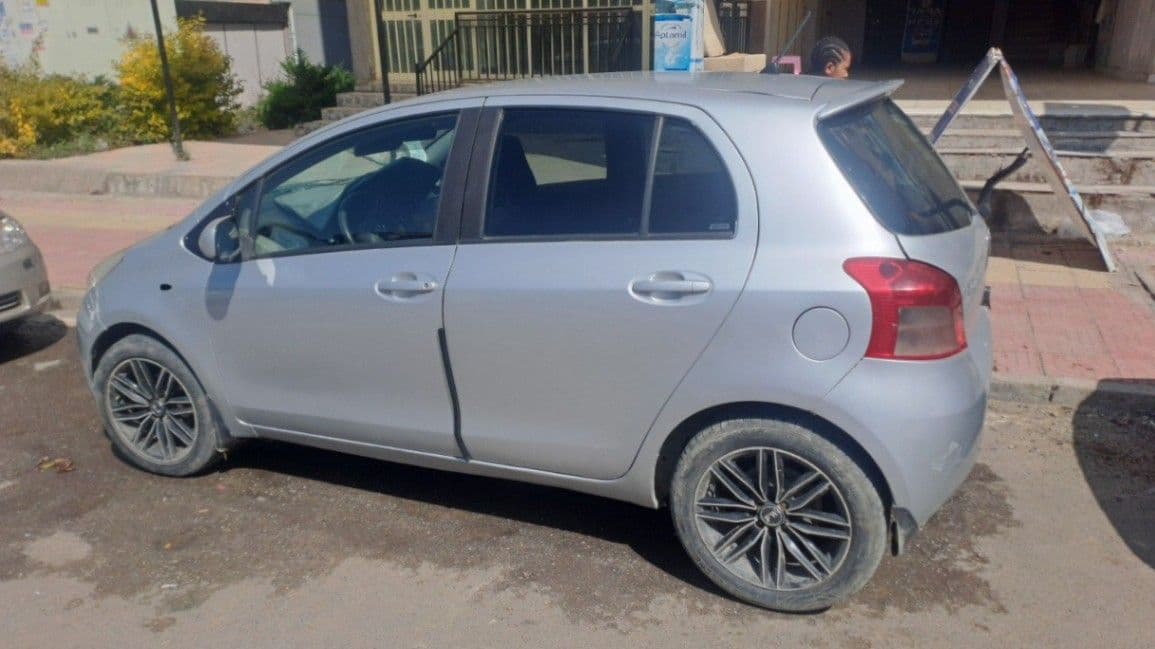 Toyota Yaris Compact 2006, photo 3 of 3
