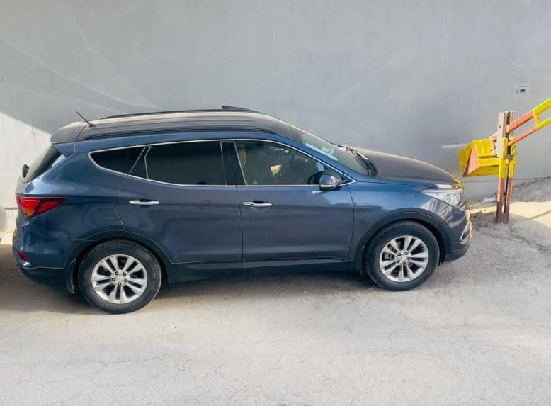 Hyundai-Santafe 2016, photo 1 of 3