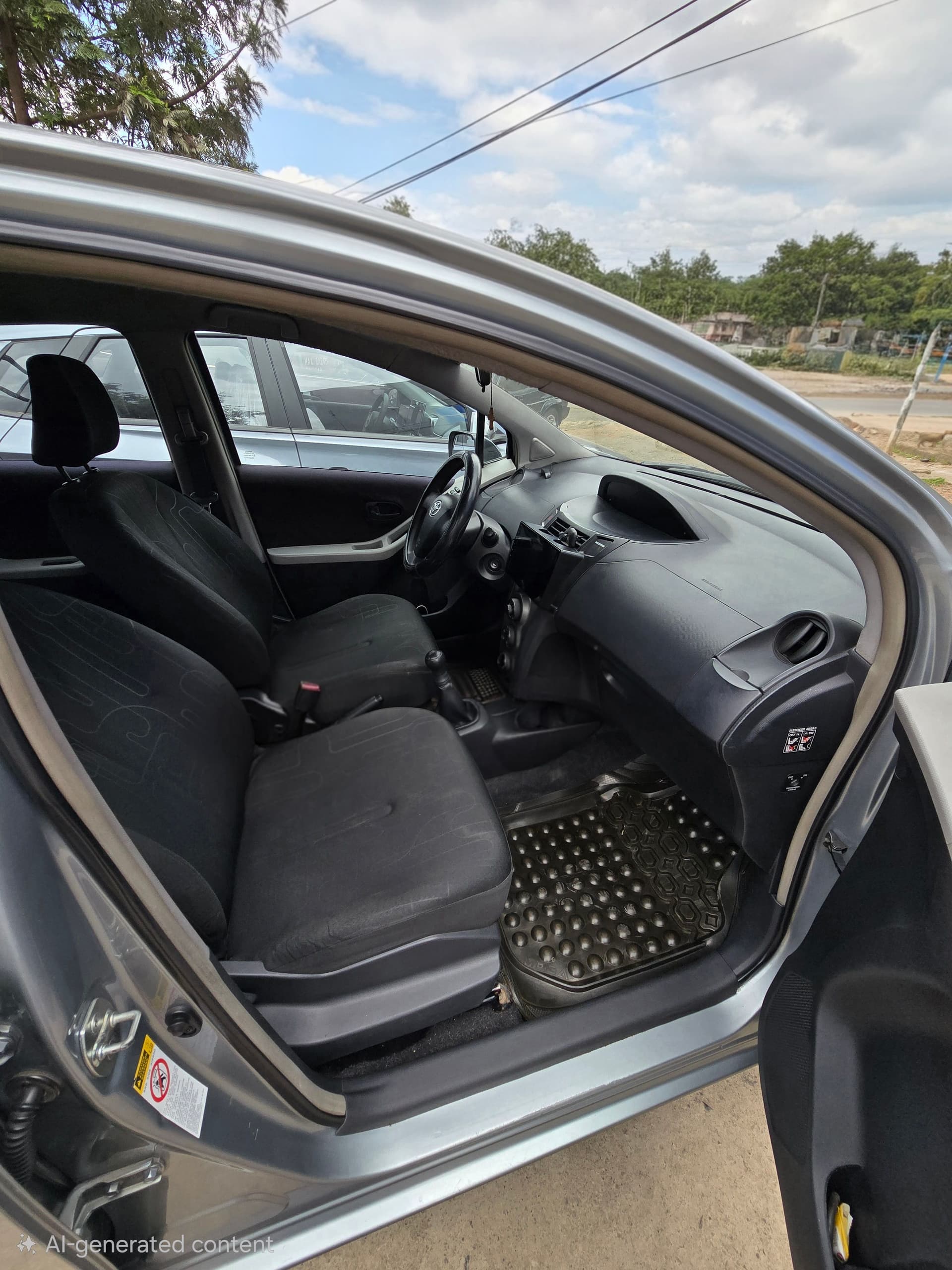 Toyota yaris 2009, photo 2 of 5