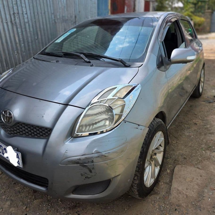 Toyota Yaris , photo 1 of 5