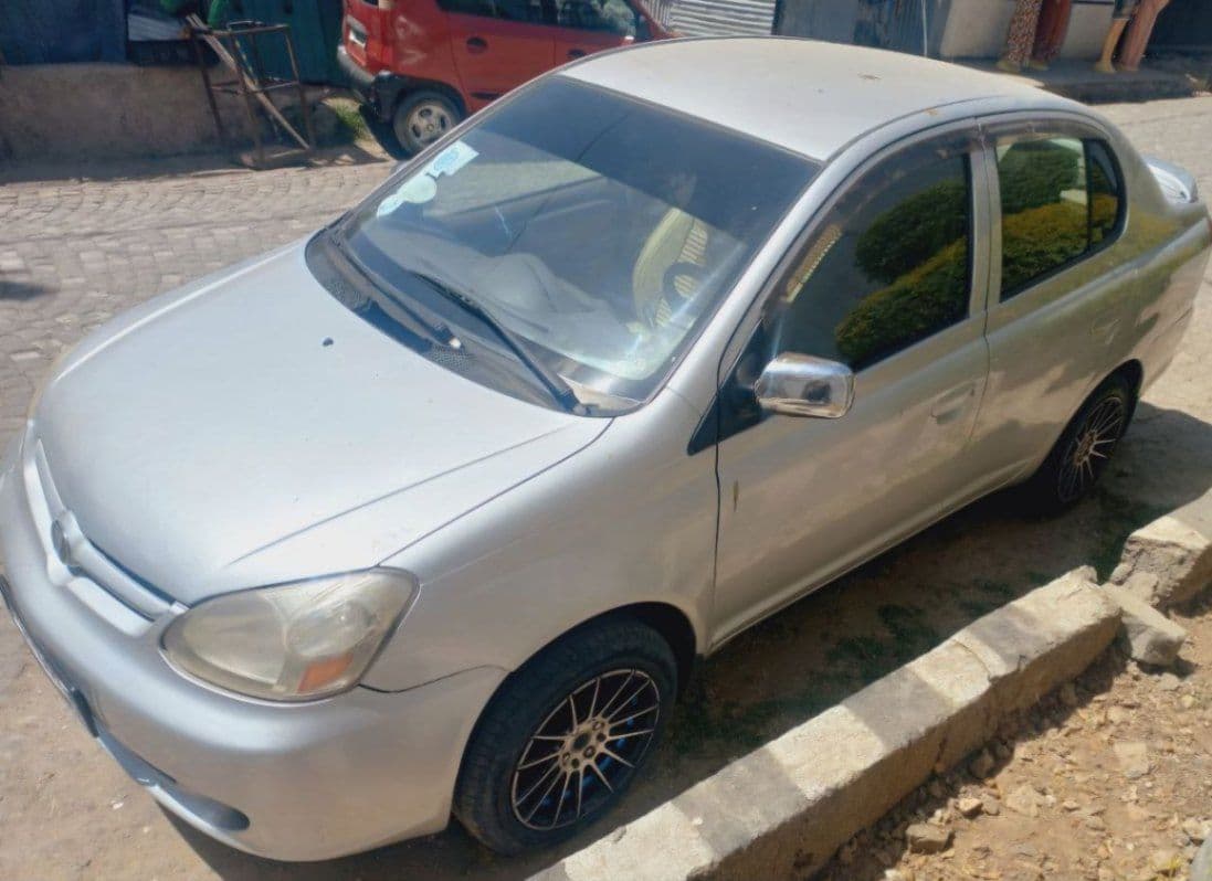 Toyota Platz 