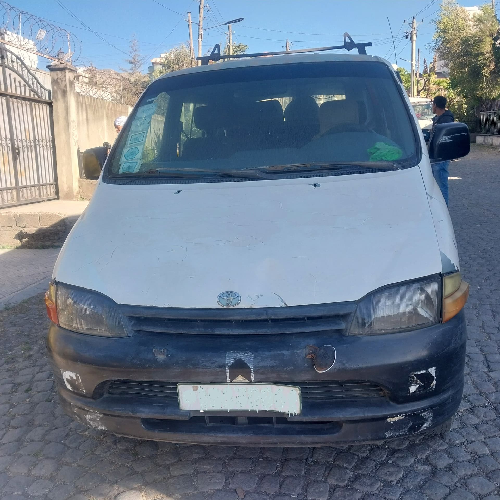 Toyota Granvia HiAce 2L (1997) , photo 1 of 3