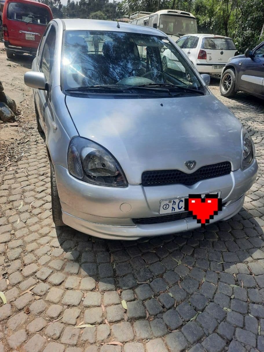 Toyota vitz 2001, photo 2 of 3