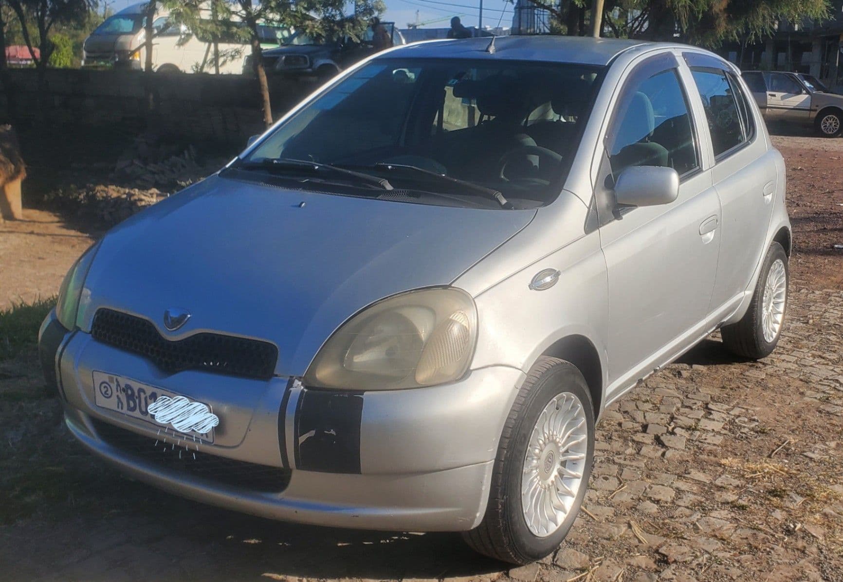 Toyota Vitz, photo 1 of 4